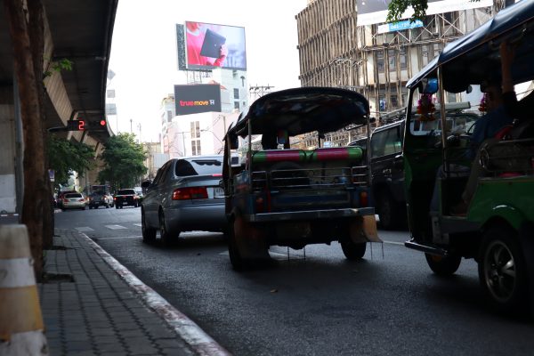 ป้ายโฆษณา led ทางด่วนพระราม 4 ถนนจารุจิตร มุ่งหน้าดาวคะนอง